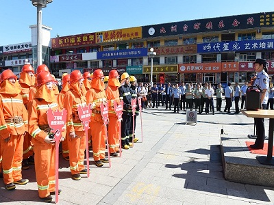 图为观摩现场